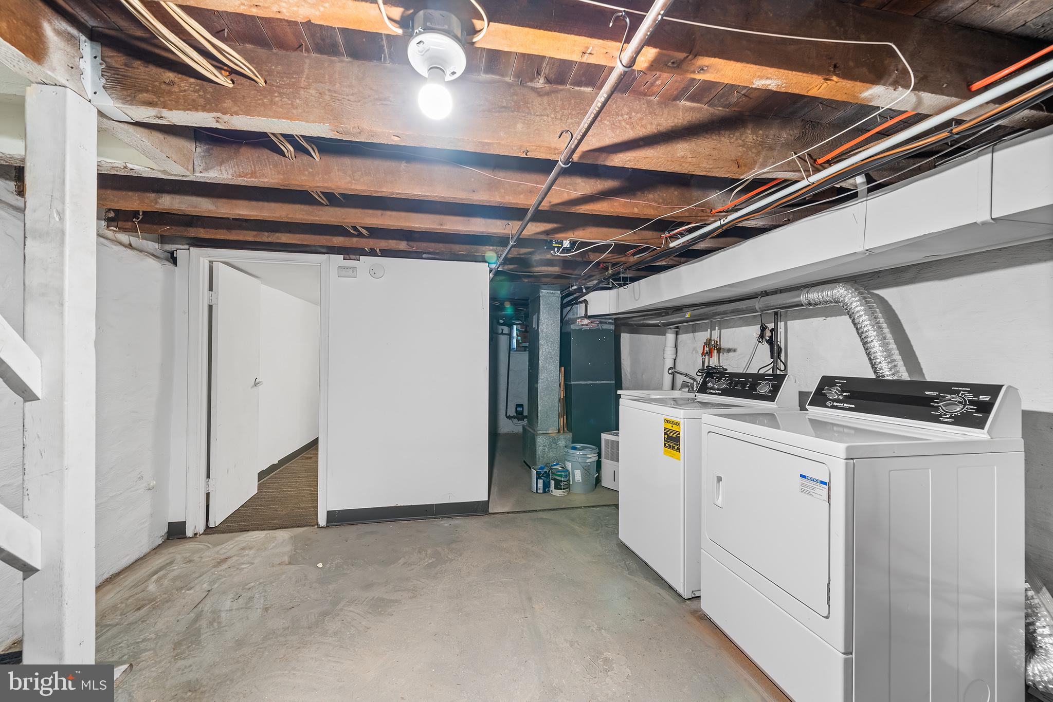 618 McClellan Street Philadelphia, PA 19148 - Photo 38 of 41 a utility room with dryer and washer