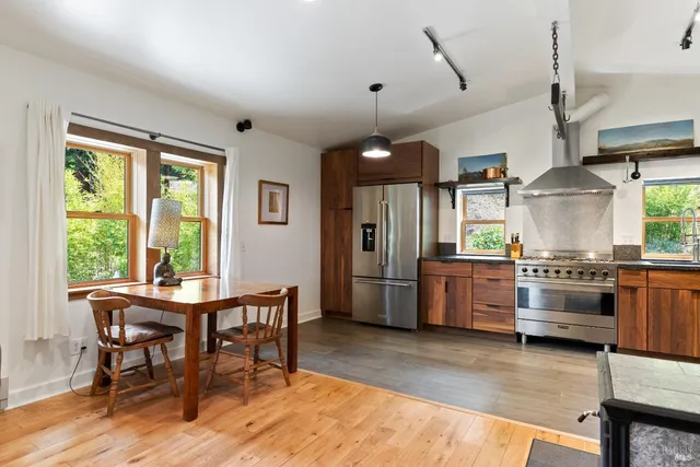 $565,000 | 65401 Highway 271, Leggett, CA 95585