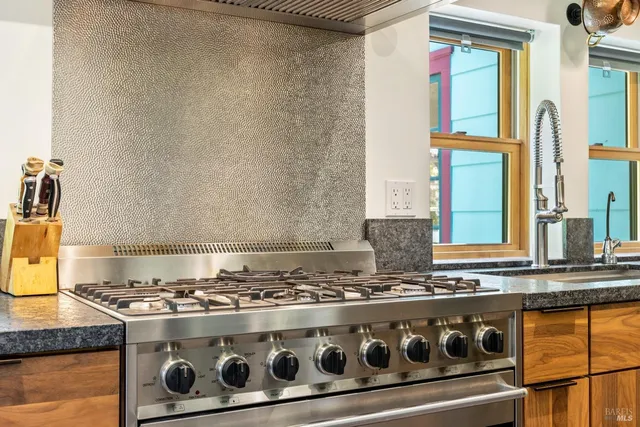 $565,000 | 65401 Highway 271, Leggett, CA 95585