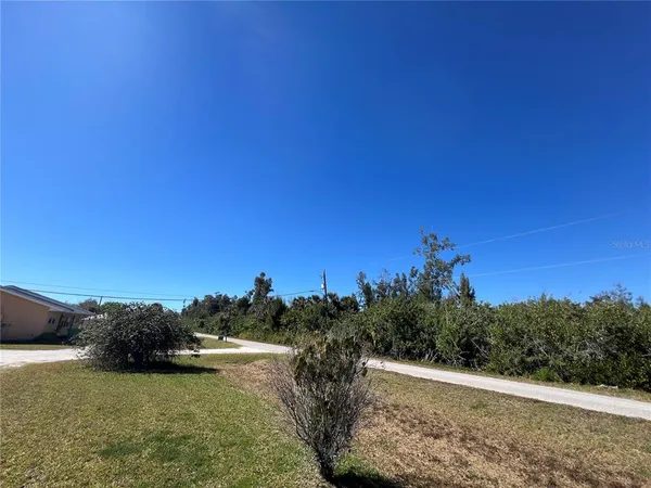 $2,100 | 2615 Myrtle Avenue, Punta Gorda, FL 33950