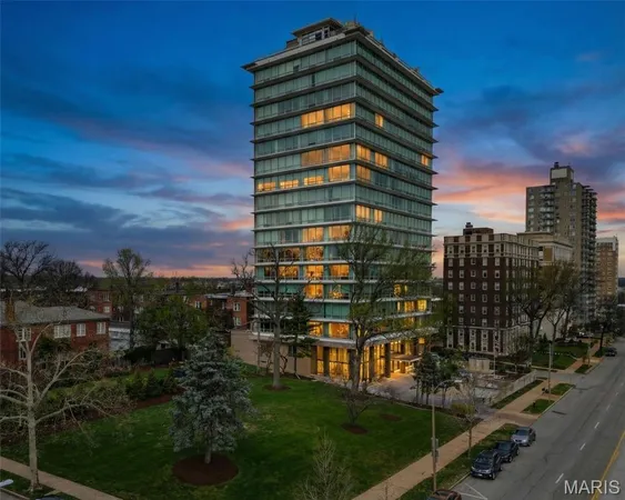 $448,000 | 801 South Skinker Boulevard, Unit 12C, St. Louis, MO 63105