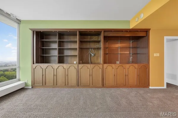$448,000 | 801 South Skinker Boulevard, Unit 12C, St. Louis, MO 63105