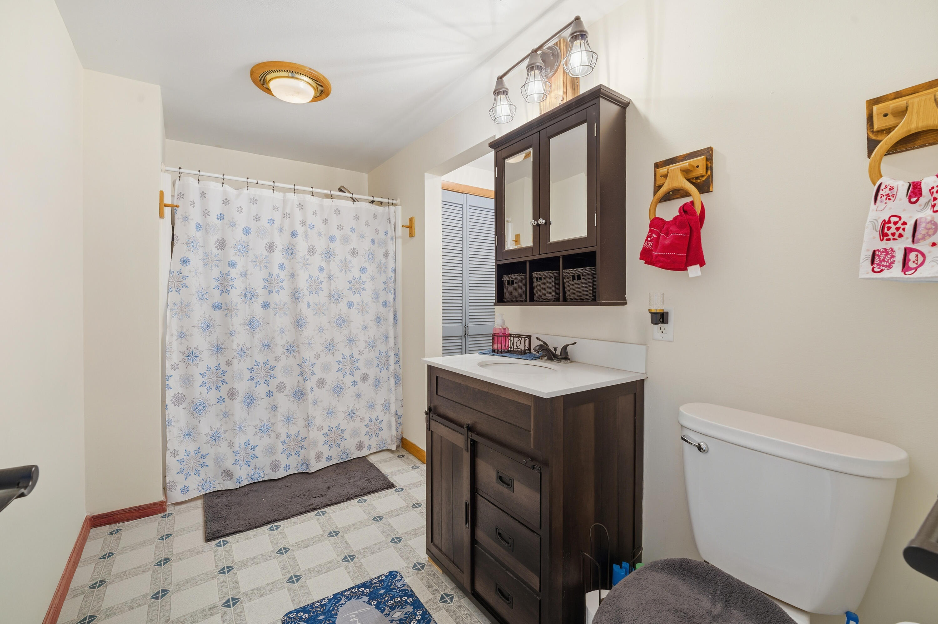 261 Superior Street Fond du Lac, WI 54935 - Photo 17 of 26 Photo-15 (1)