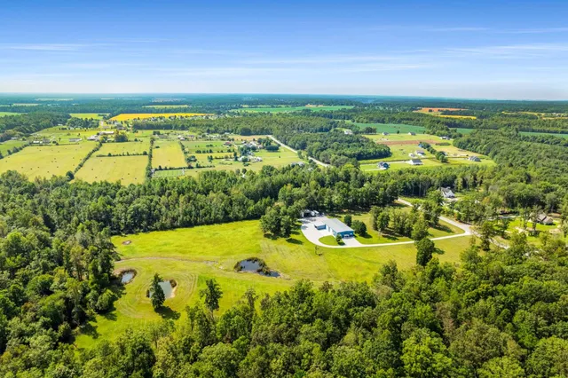 $950,000 | 456 Lakewood Park Road, Beechgrove, TN 37018