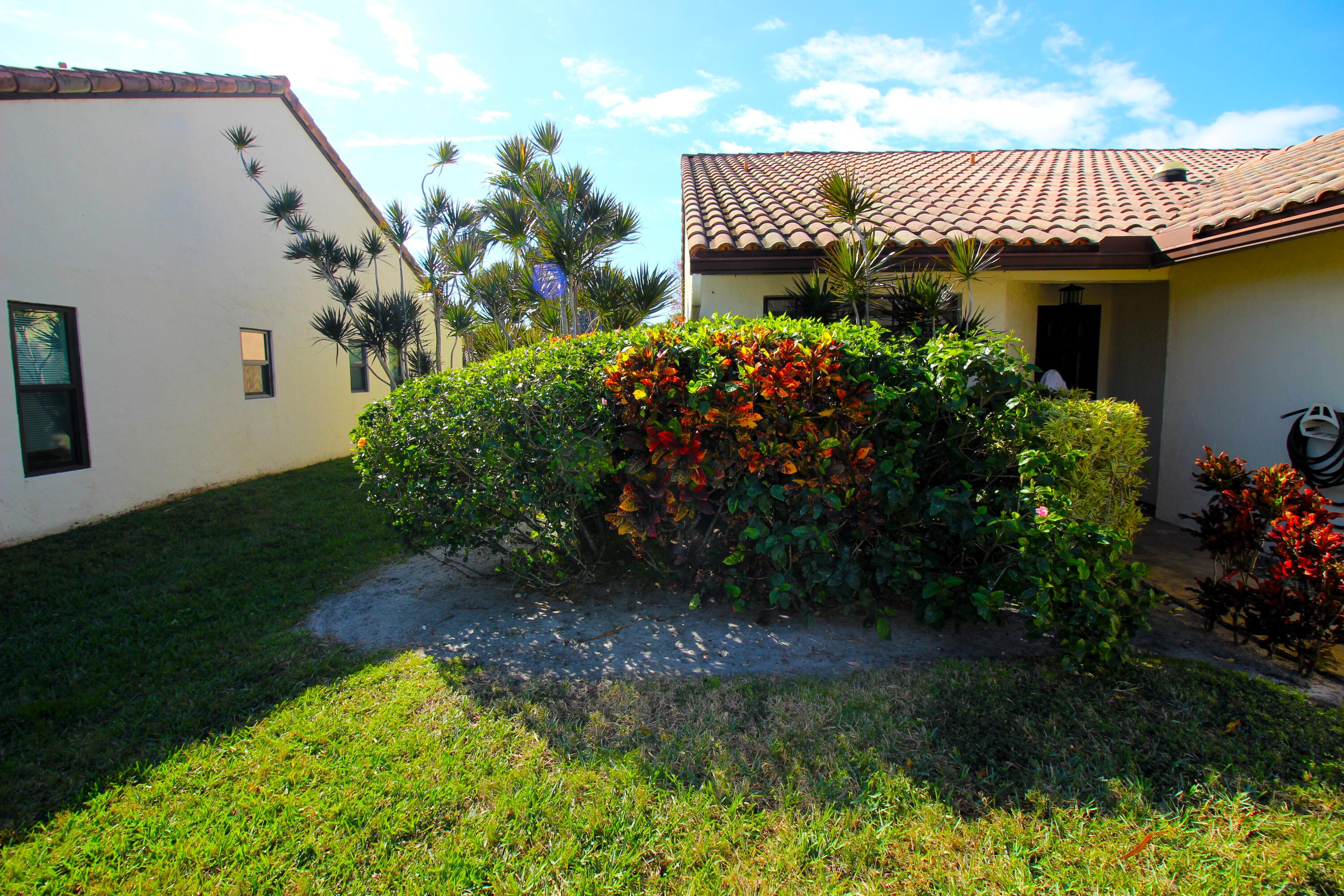 416 Buttonwood Place Boca Raton, FL 33431 - Photo 2 of 49 IMG_7622