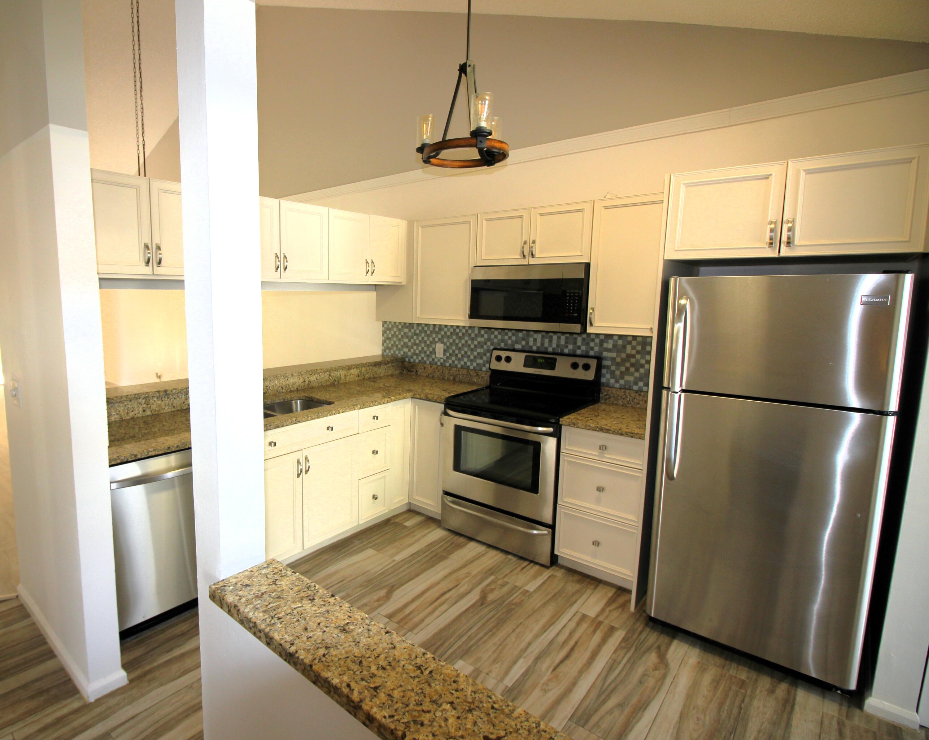 416 Buttonwood Place Boca Raton, FL 33431 - Photo 9 of 49 IMG_7629