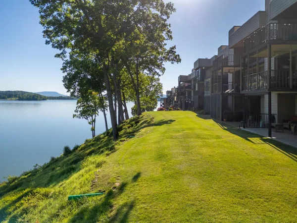 $2,650 | 4312 Lakeshore Lane, Unit 304, Chattanooga, TN 37415