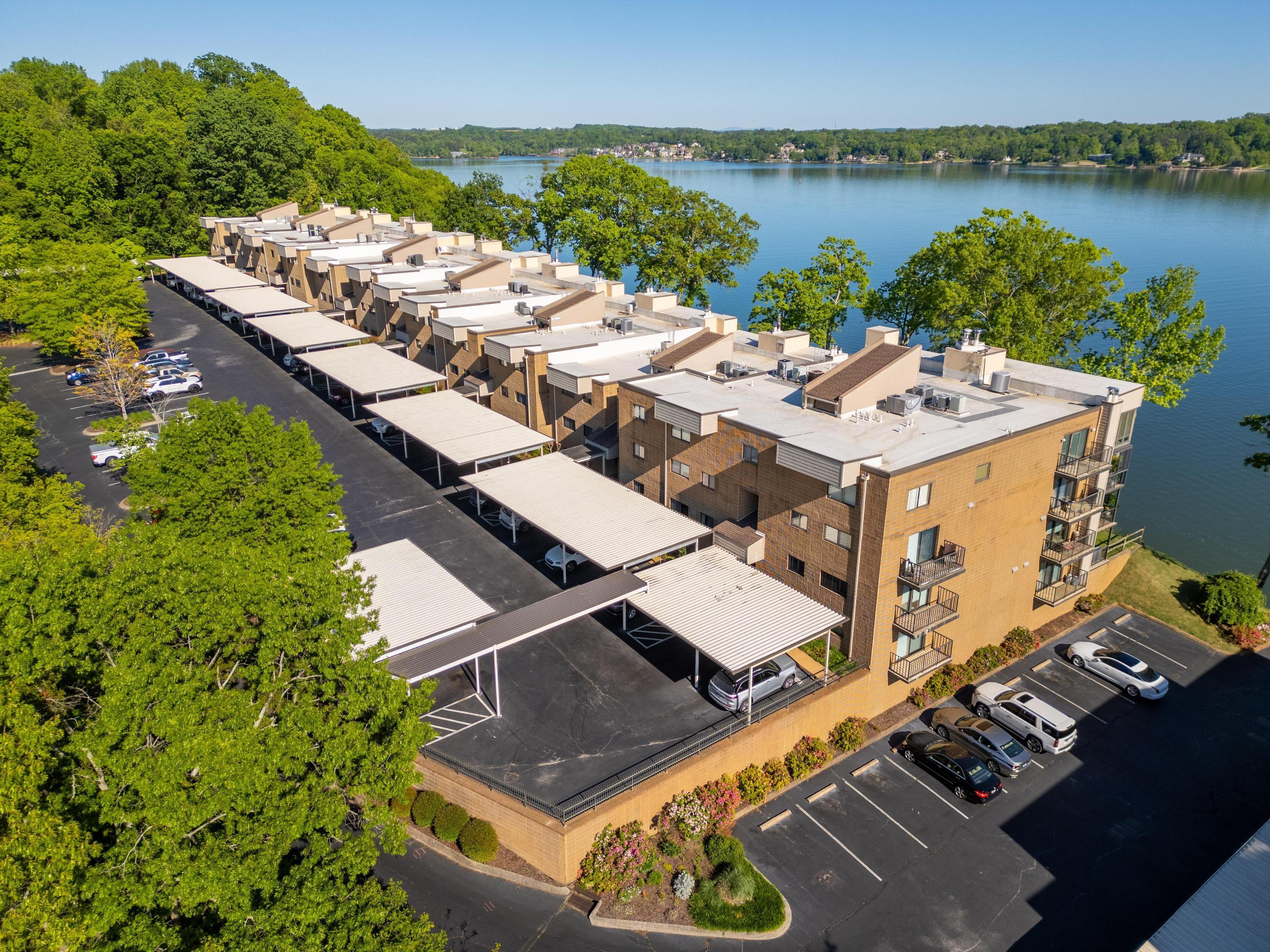 4312 Lakeshore Lane, Unit 304 Chattanooga, TN 37415 - Photo 28 of 35 Aerial view