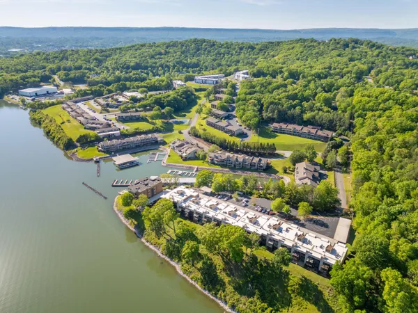 $2,650 | 4312 Lakeshore Lane, Unit 304, Chattanooga, TN 37415