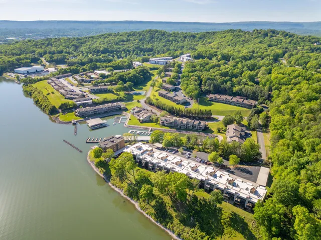 $2,650 | 4312 Lakeshore Lane, Unit 304, Chattanooga, TN 37415