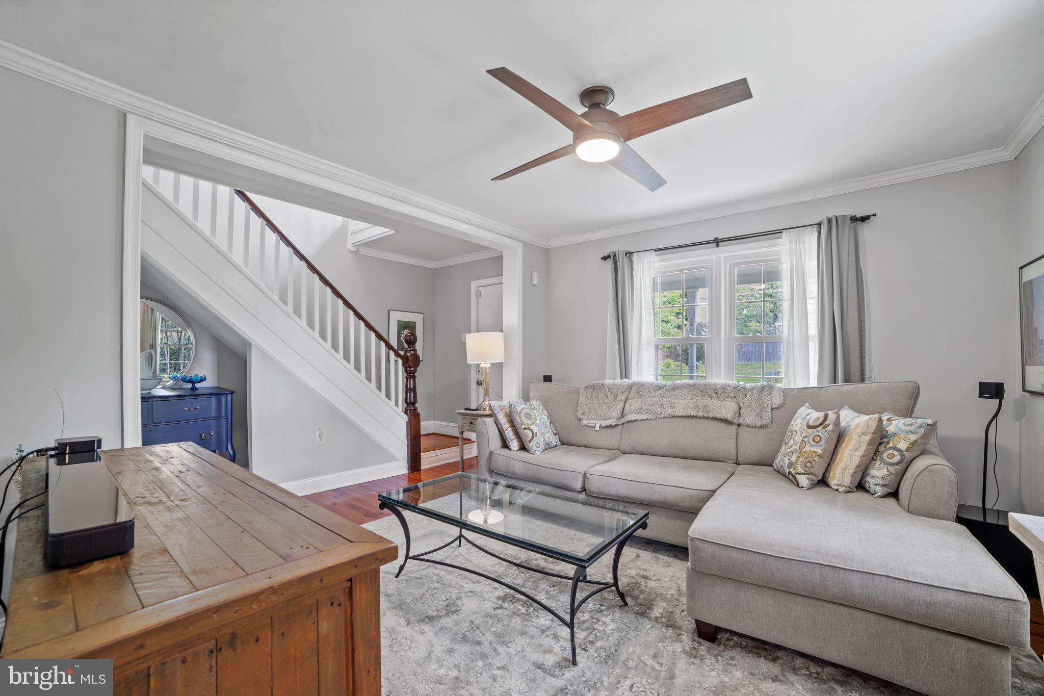705 Dranesville Road Herndon, VA 20170 - Photo 6 of 22 Bright and inviting living space.