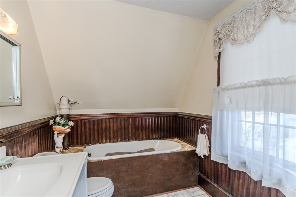 1075-1077 Worcester Street Springfield, MA 01151 - Photo 24 of 35