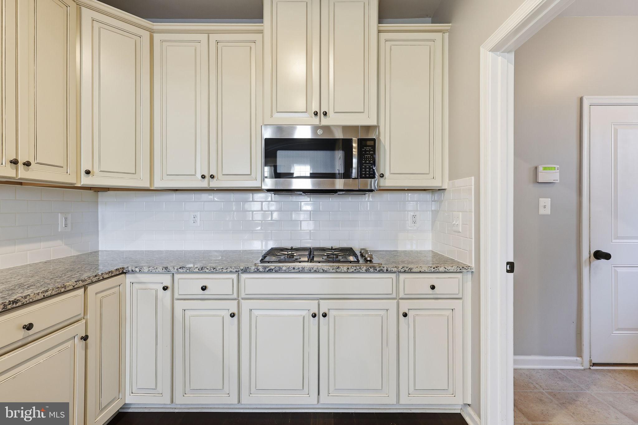 18052 Red Mulberry Road Dumfries, VA 22026 - Photo 5 of 52