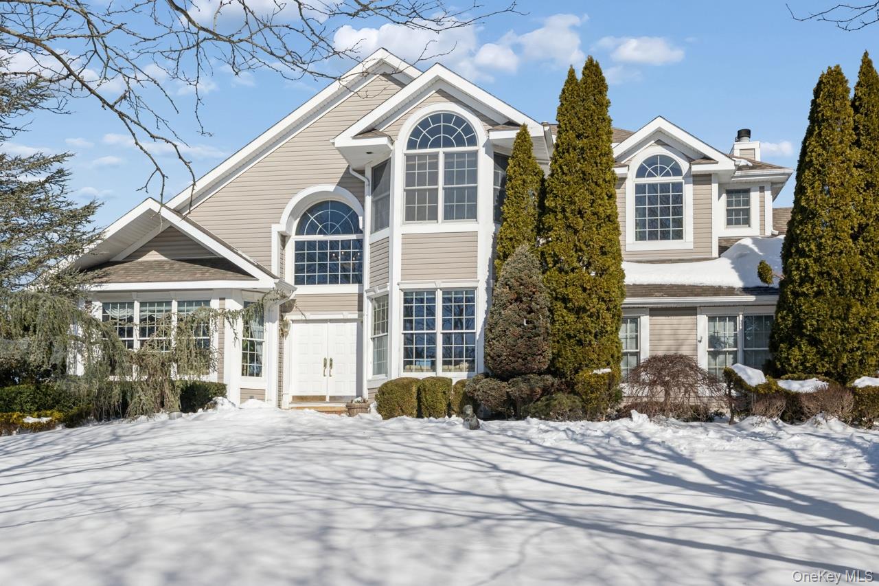 49 Rofay Drive East Northport, NY 11731 - Photo 2 of 50