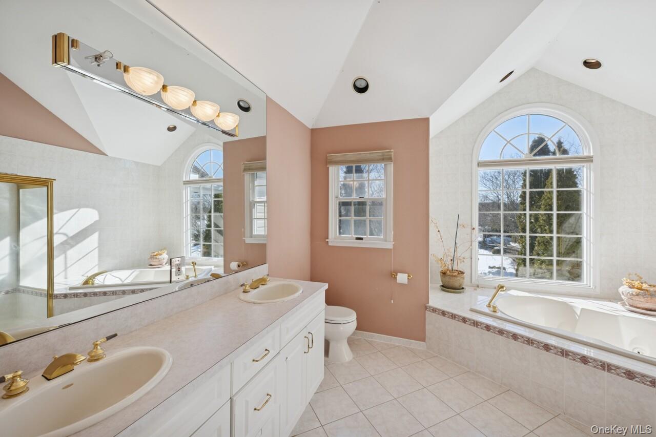 49 Rofay Drive East Northport, NY 11731 - Photo 22 of 50