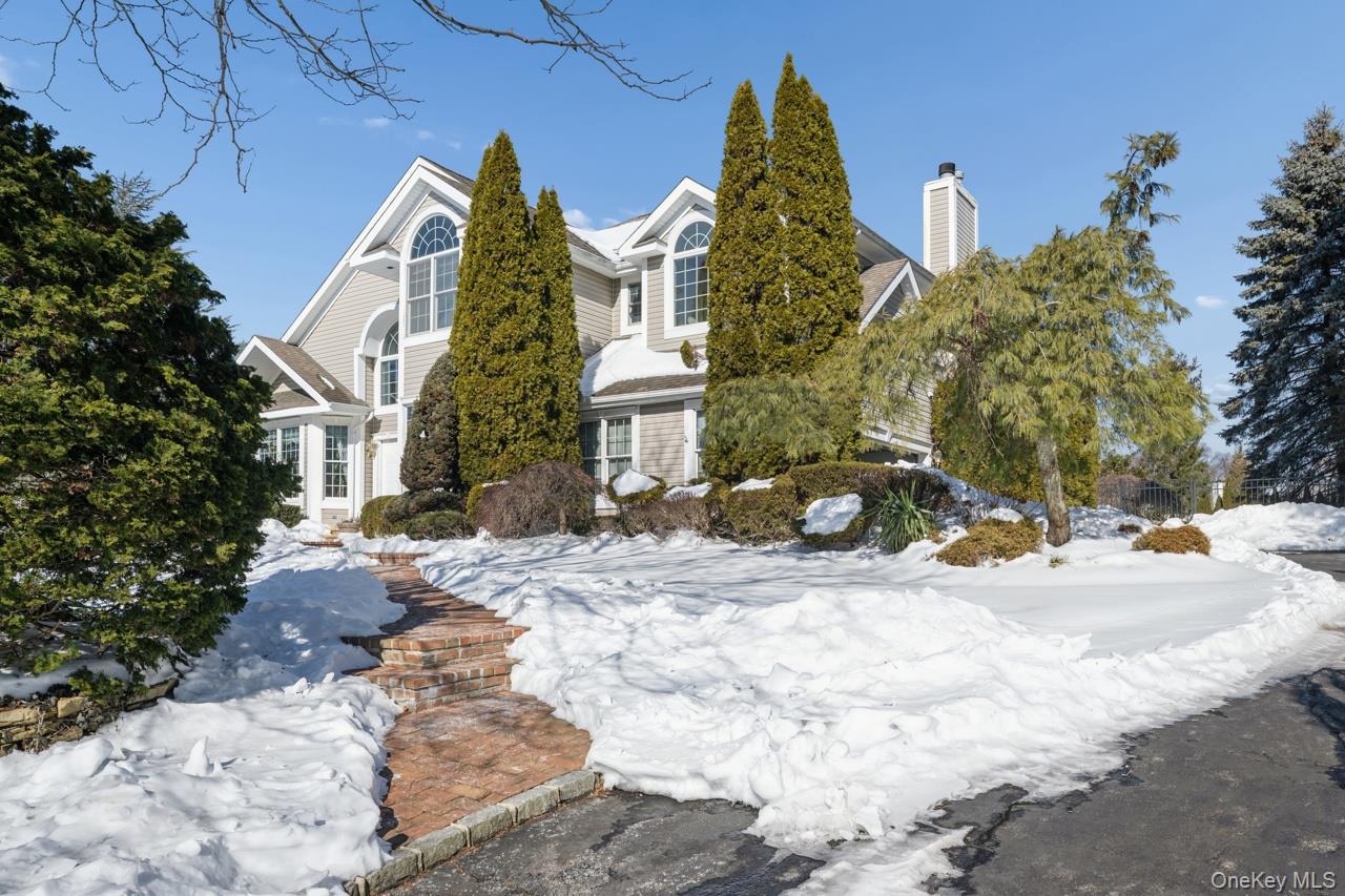 49 Rofay Drive East Northport, NY 11731 - Photo 3 of 50