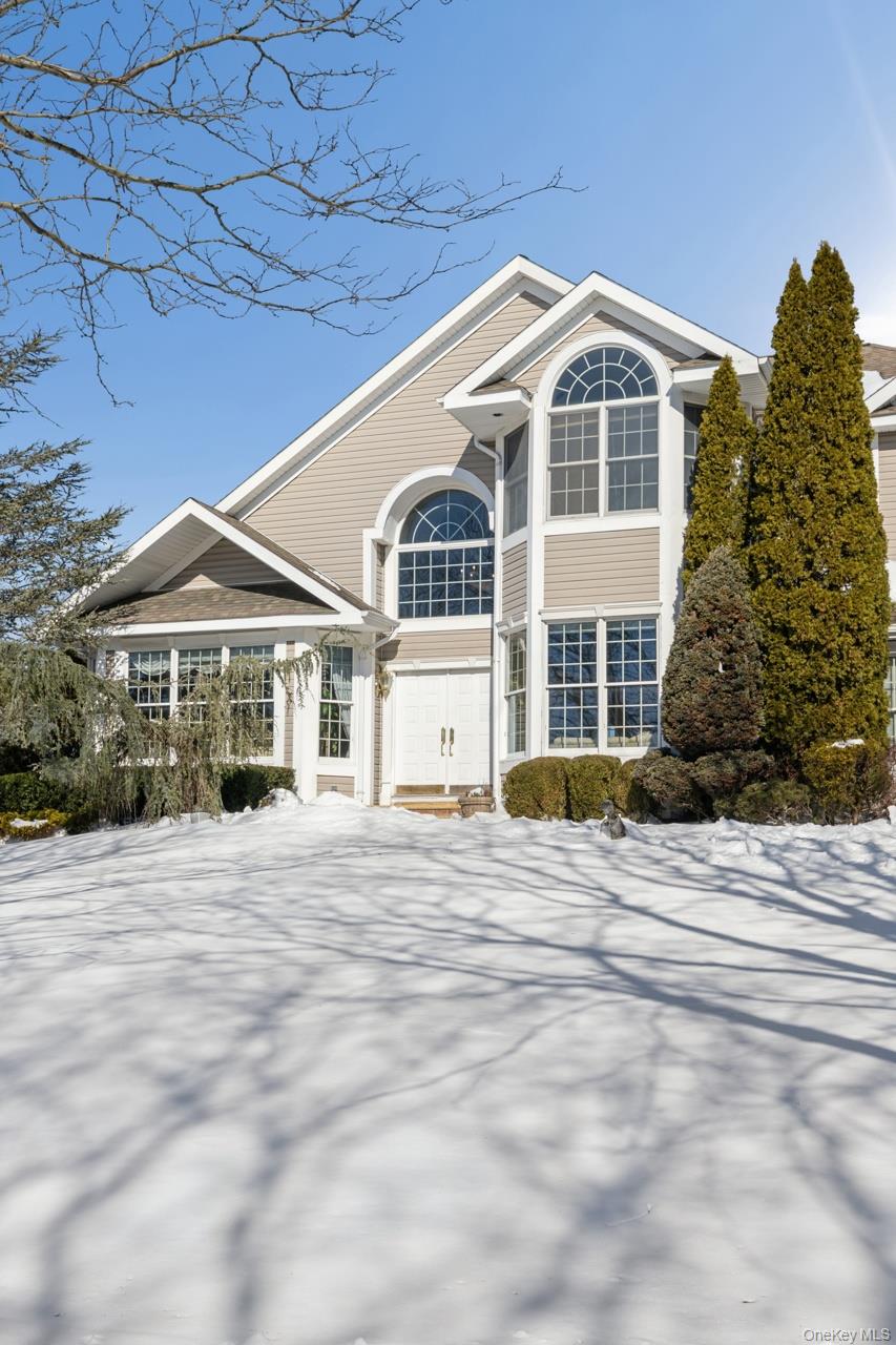 49 Rofay Drive East Northport, NY 11731 - Photo 4 of 50