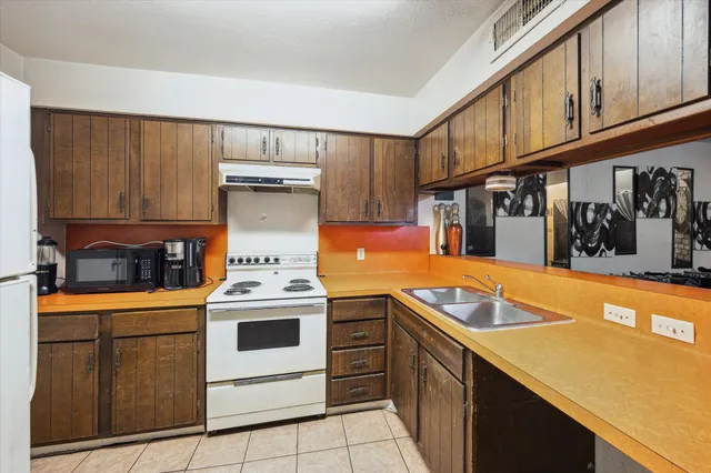 $101,000 | 9200 West Bellfort Boulevard, Unit 2, Houston, TX 77031