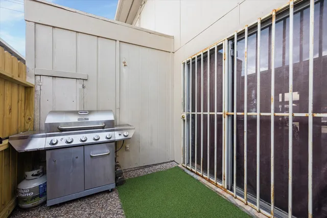 $101,000 | 9200 West Bellfort Boulevard, Unit 2, Houston, TX 77031