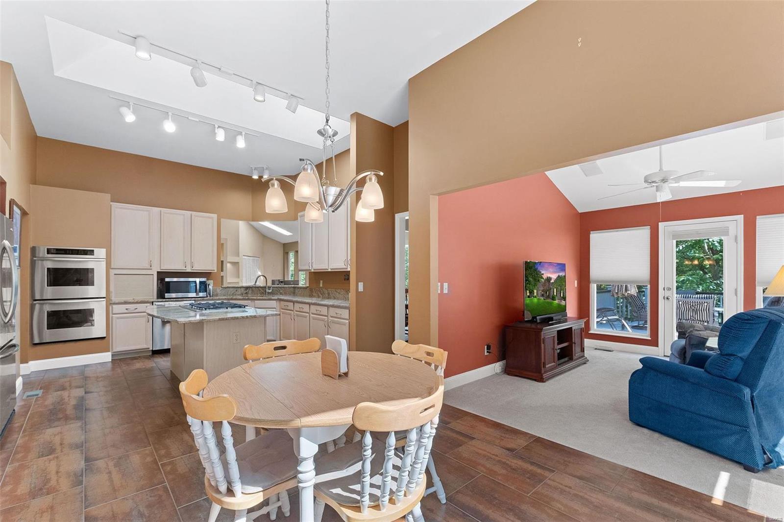 16046 Forest Valley Drive Ballwin, MO 63021 - Photo 18 of 54