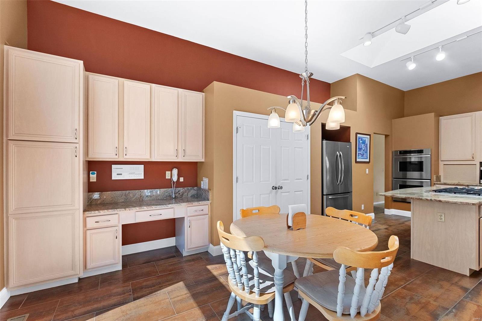 16046 Forest Valley Drive Ballwin, MO 63021 - Photo 19 of 54