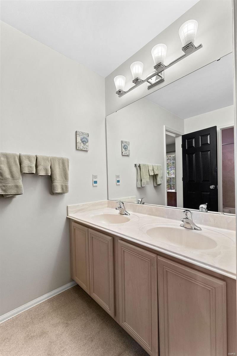 16046 Forest Valley Drive Ballwin, MO 63021 - Photo 30 of 54