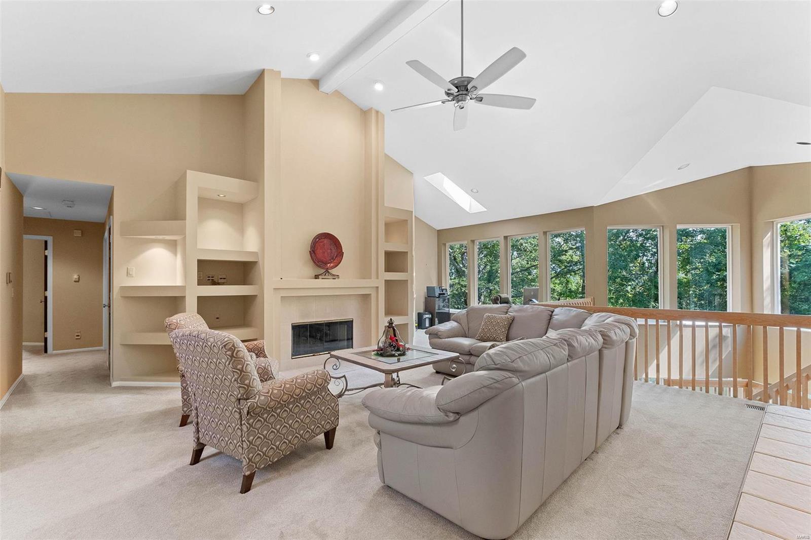 16046 Forest Valley Drive Ballwin, MO 63021 - Photo 7 of 54