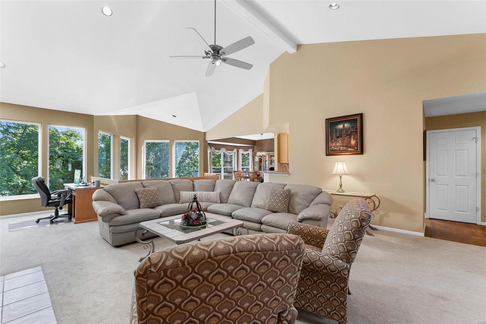 16046 Forest Valley Drive Ballwin, MO 63021 - Photo 8 of 54