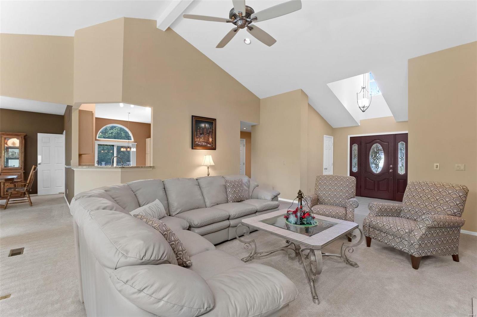 16046 Forest Valley Drive Ballwin, MO 63021 - Photo 9 of 54