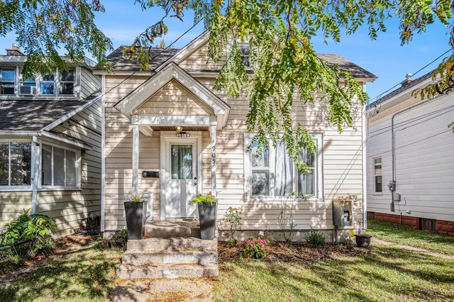 $254,900 | 905 Courtney Street Northwest, Grand Rapids, MI 49504