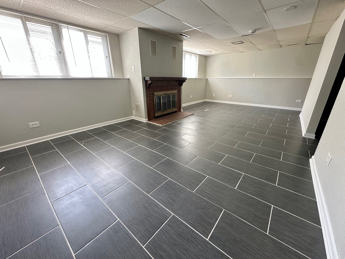 899 Carl Avenue Elgin, IL 60120 - Photo 13 of 17