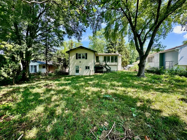 $340,000 | 899 Carl Avenue, Elgin, IL 60120
