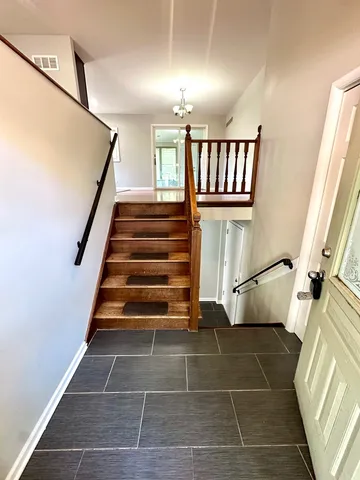 $340,000 | 899 Carl Avenue, Elgin, IL 60120