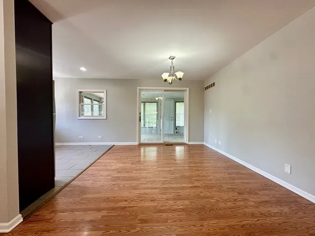 $340,000 | 899 Carl Avenue, Elgin, IL 60120