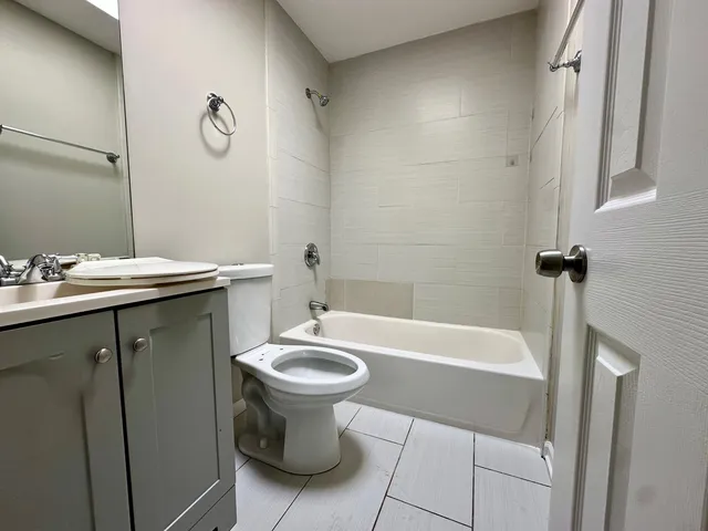 $340,000 | 899 Carl Avenue, Elgin, IL 60120