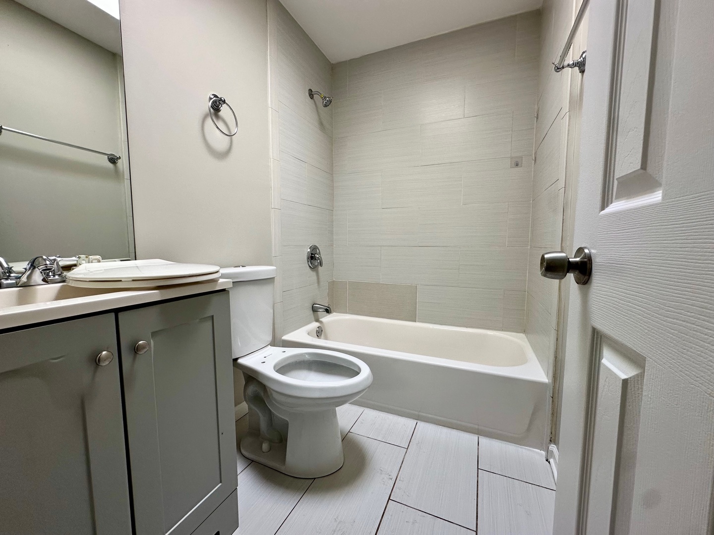 899 Carl Avenue Elgin, IL 60120 - Photo 8 of 17