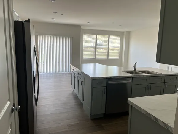 $3,500 | 1977 Leiter Way, Unit 12003, Hoffman Estates, IL 60169