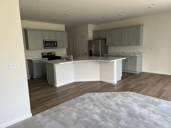 $3,500 | 1977 Leiter Way, Unit 12003, Hoffman Estates, IL 60169