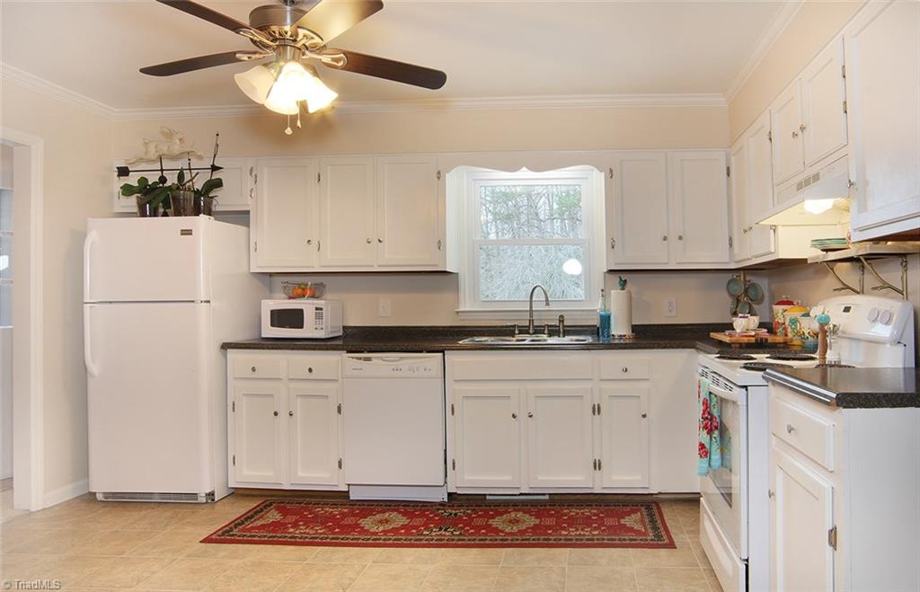 5973 Pepper Road Oak Ridge, NC 27310 - Photo 6 of 30