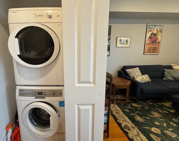 $2,950 | 214 East Eagle Street, Unit 4, Boston, MA 02128