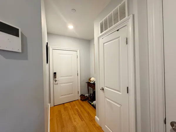 $2,950 | 214 East Eagle Street, Unit 4, Boston, MA 02128