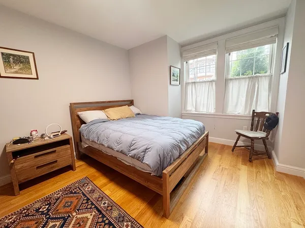 $2,950 | 214 East Eagle Street, Unit 4, Boston, MA 02128