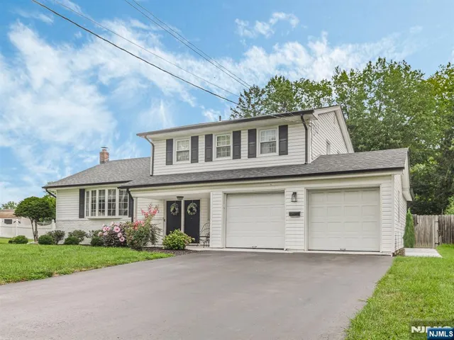 $839,000 | 202 Andover Drive, Wayne, NJ 07470