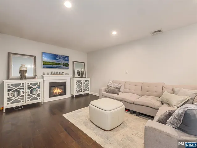 $839,000 | 202 Andover Drive, Wayne, NJ 07470