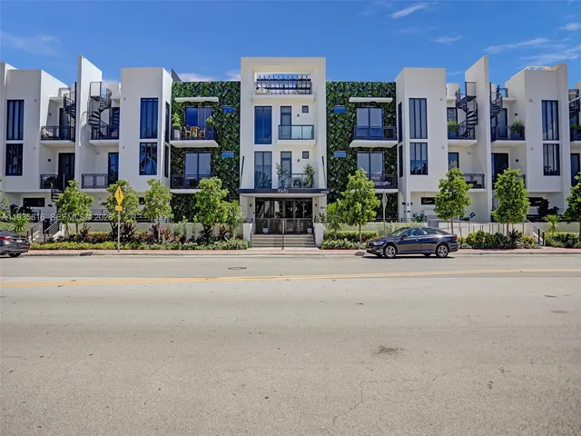$10,000 | 1030 15th Street, Unit PH5, Miami Beach, FL 33139