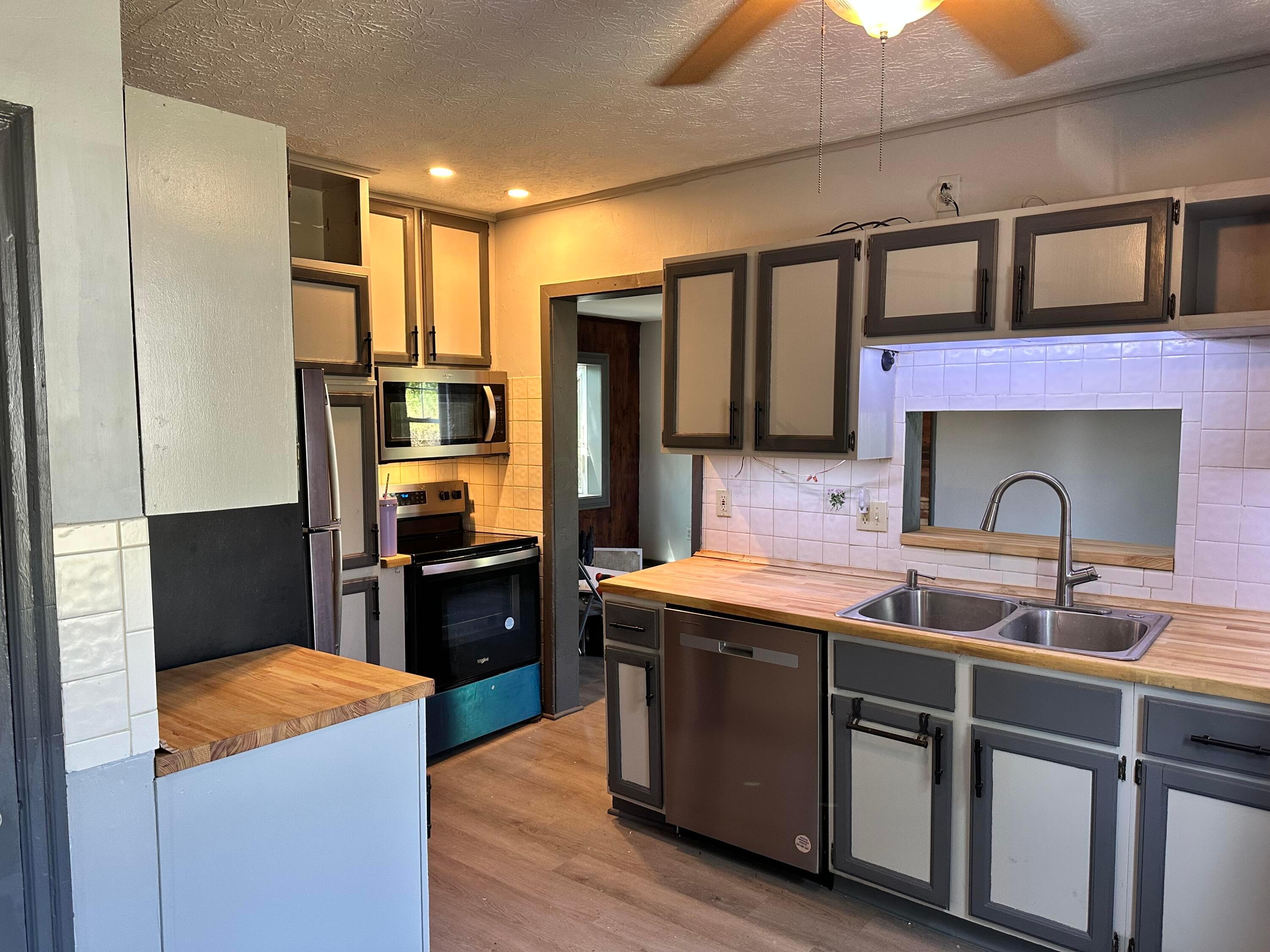 779 Tibet Road Columbus, OH 43211 - Photo 6 of 22 Kitchen