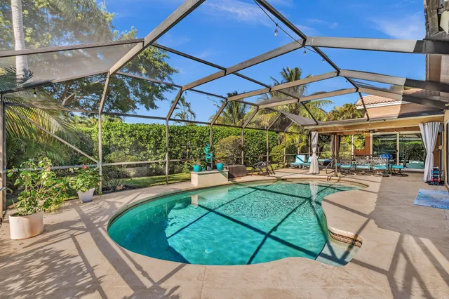 $980,000 | 20104 Back 9 Drive, Boca Raton, FL 33498