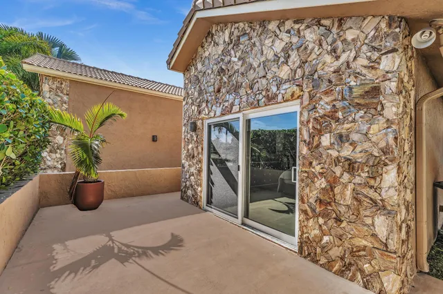 $980,000 | 20104 Back 9 Drive, Boca Raton, FL 33498