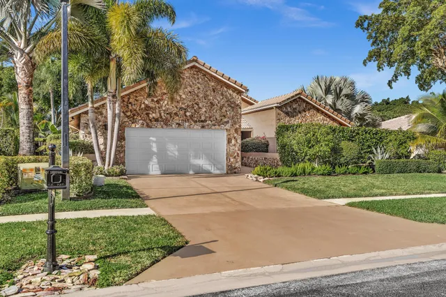 $980,000 | 20104 Back 9 Drive, Boca Raton, FL 33498