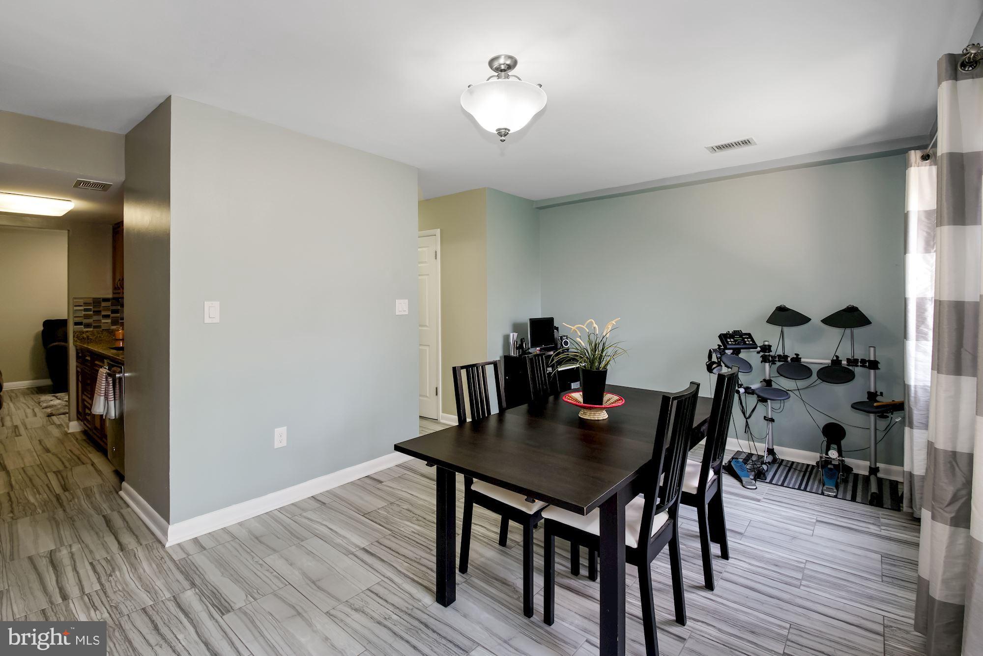 17652 Shady Spring Terrace Gaithersburg, MD 20877 - Photo 13 of 30 Gallery Image 13